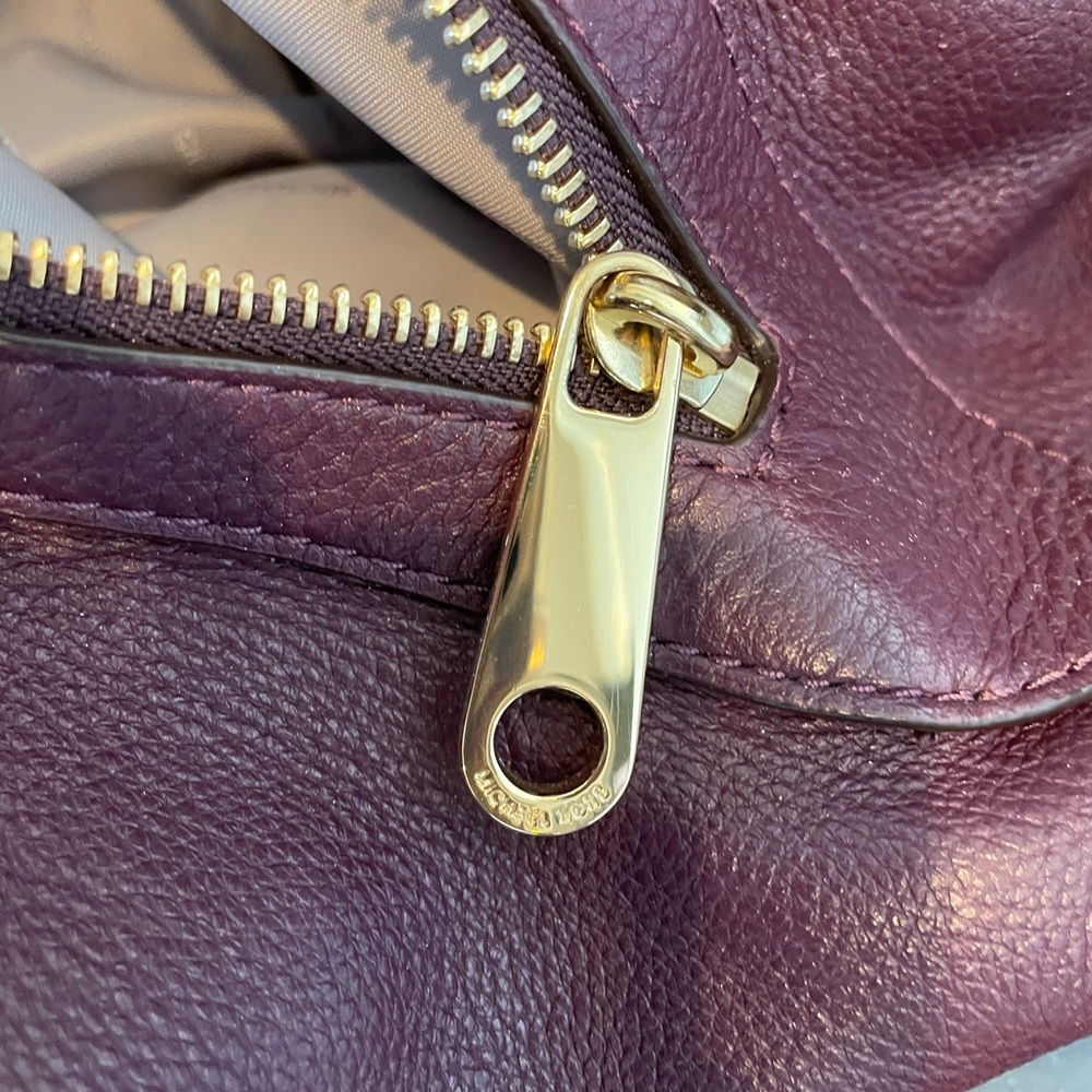 Michael Kors Leather Shoulder Bag in Burgundy with Gold Hardware - Picture 8 of 10